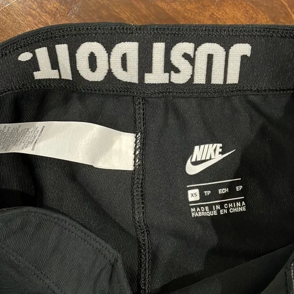 *Host Pick* 🎉 Nike Tights/Leggings - Picture 3 of 5